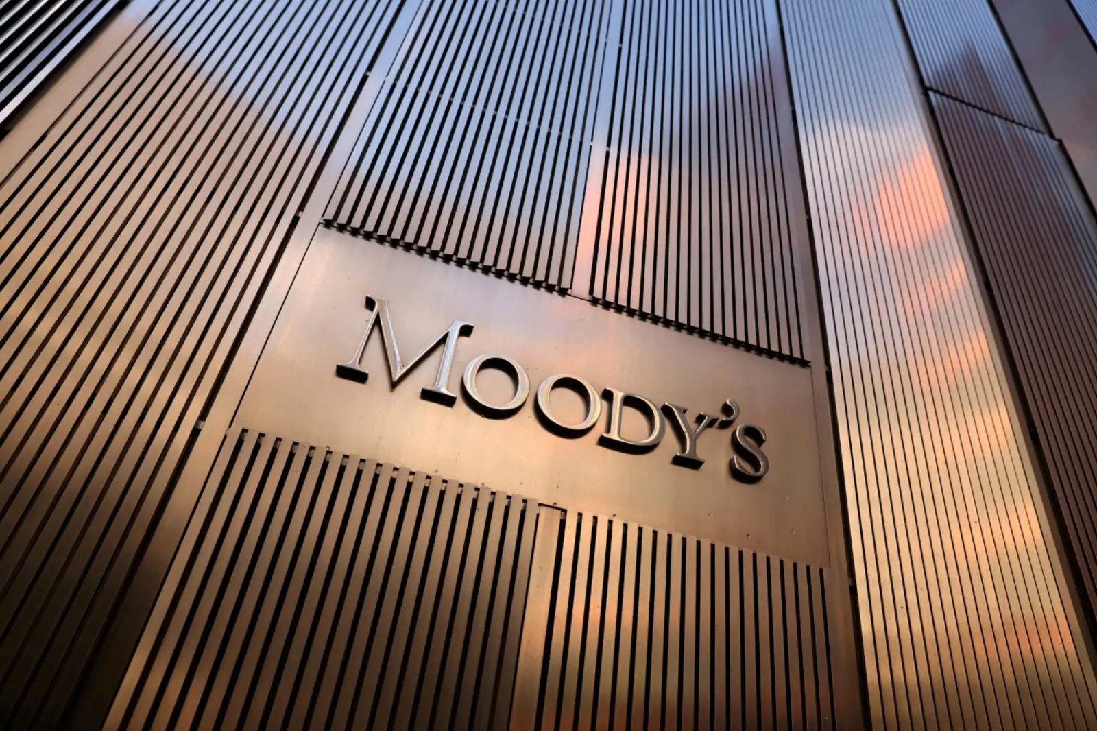"Moody's" son 23 ildə ilk dəfə İtaliyanın suveren reytinqini yüksəldib