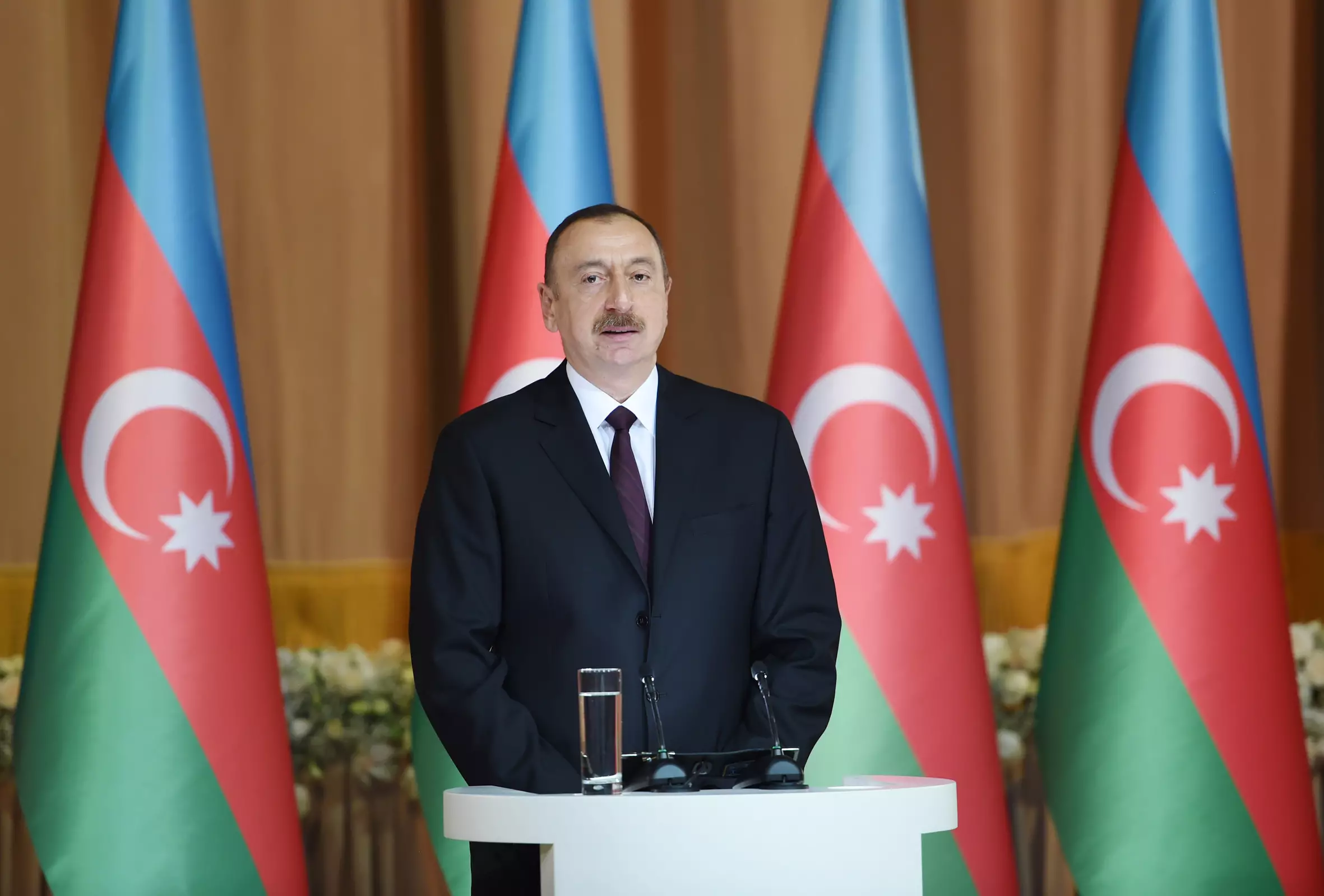 İlham Əliyev Syerra-Leone Prezidentini təbrik edib
