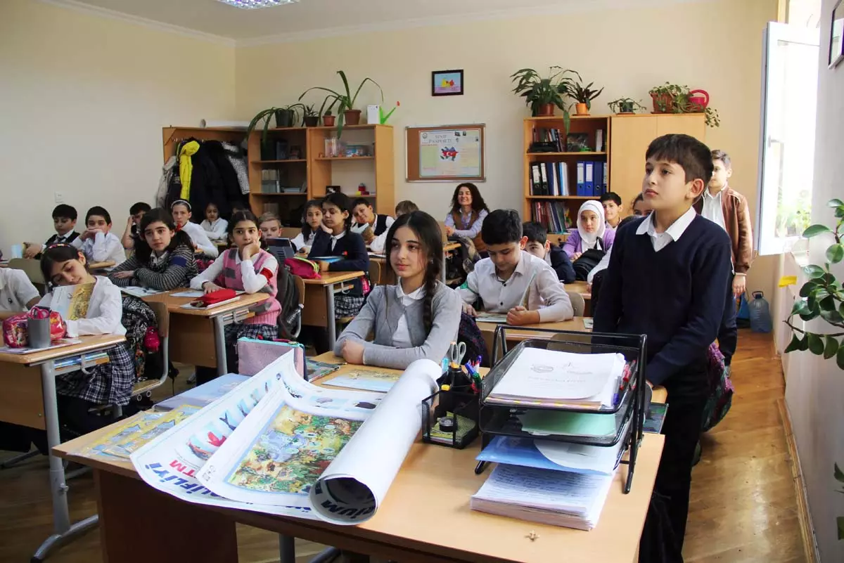 Bu gündən bəzi məktəblərdə dərslər başlayıb