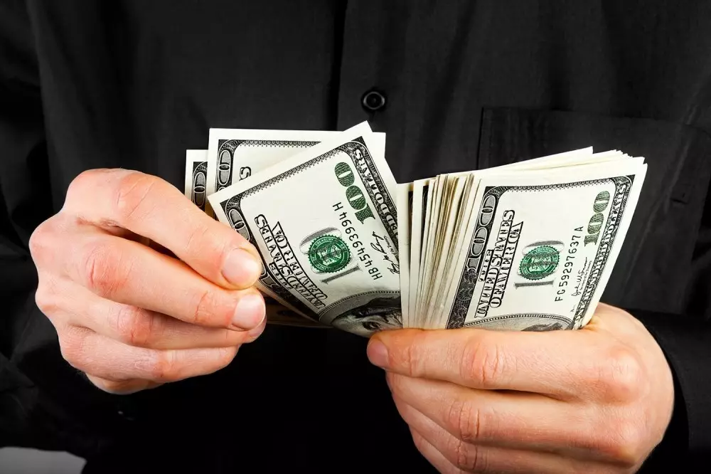 Azərbaycanda bankların nağd ABŞ dolları alqı-satqısının həcmi 24% artıb