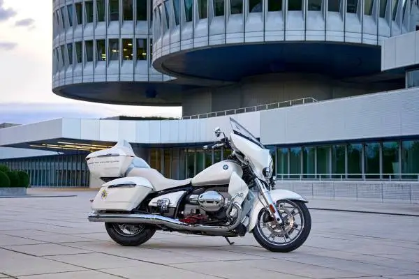 Leonun motosikleti 156 min avroya satıldı - FOTO