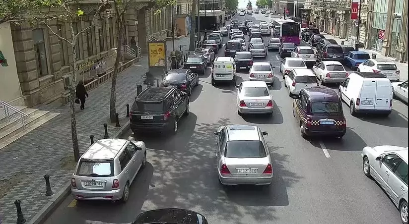 AYNA obyektlərin qarşısında avtomobil saxlamağa icazə verilməməsinə münasibət bildirib