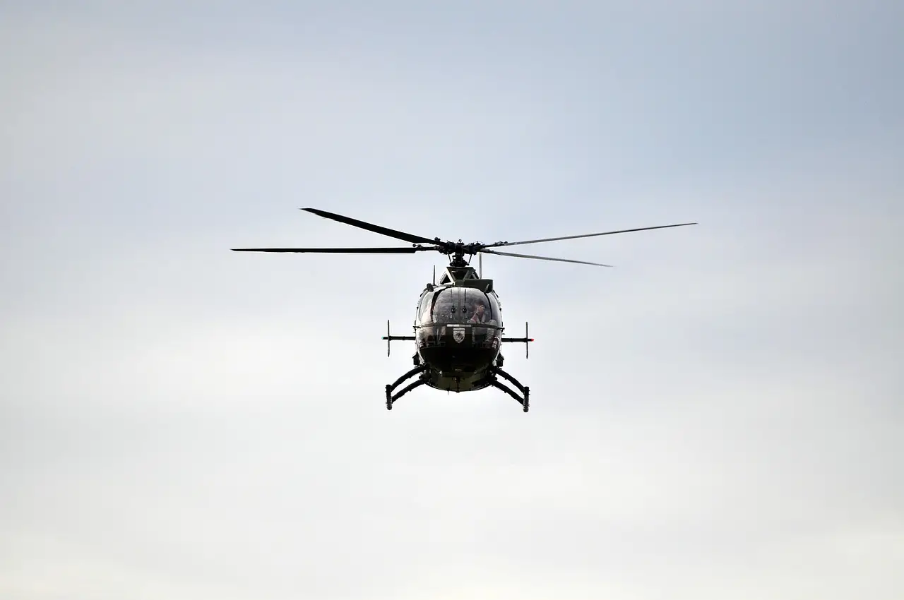 Nepal hökumət rəsmiləri hərbi helikopterlərlə təxliyə edilib