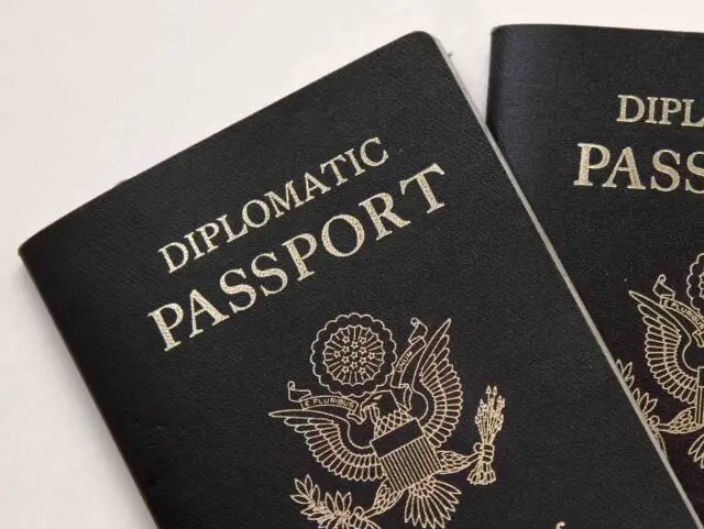 Diplomatik pasport əldə edəcək subyektlərin dairəsi genişləndirilib