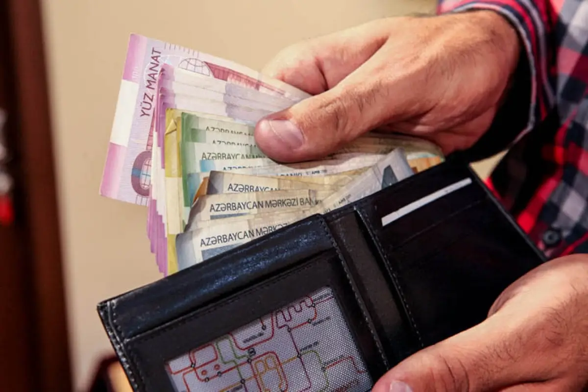 Fəxri adlara görə aylıq təqaüdün məbləği artırılır