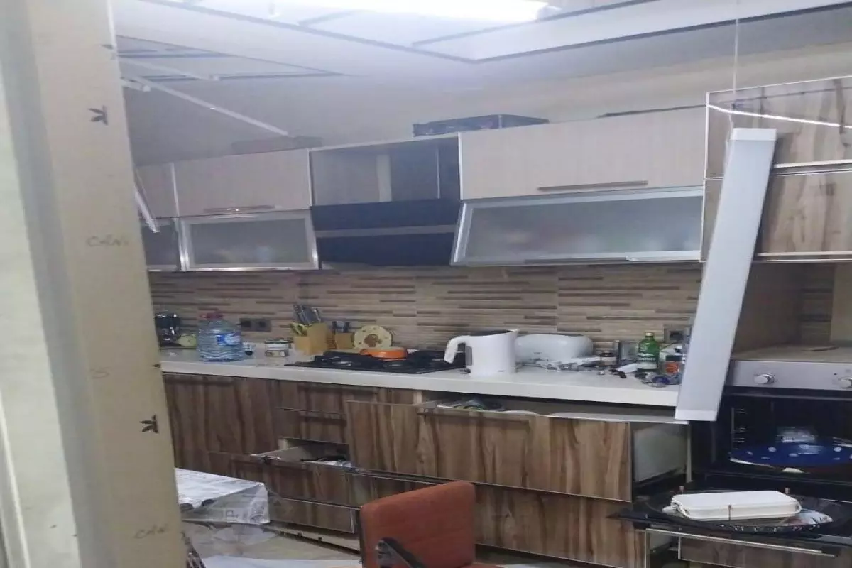 Bakıda çoxmərtəbəli yaşayış binasında mənzildə partlayış baş verib - FOTO/VİDEO
