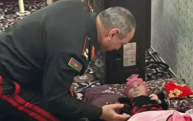 General Kənan Seyidov şəhidin evində - FOTO