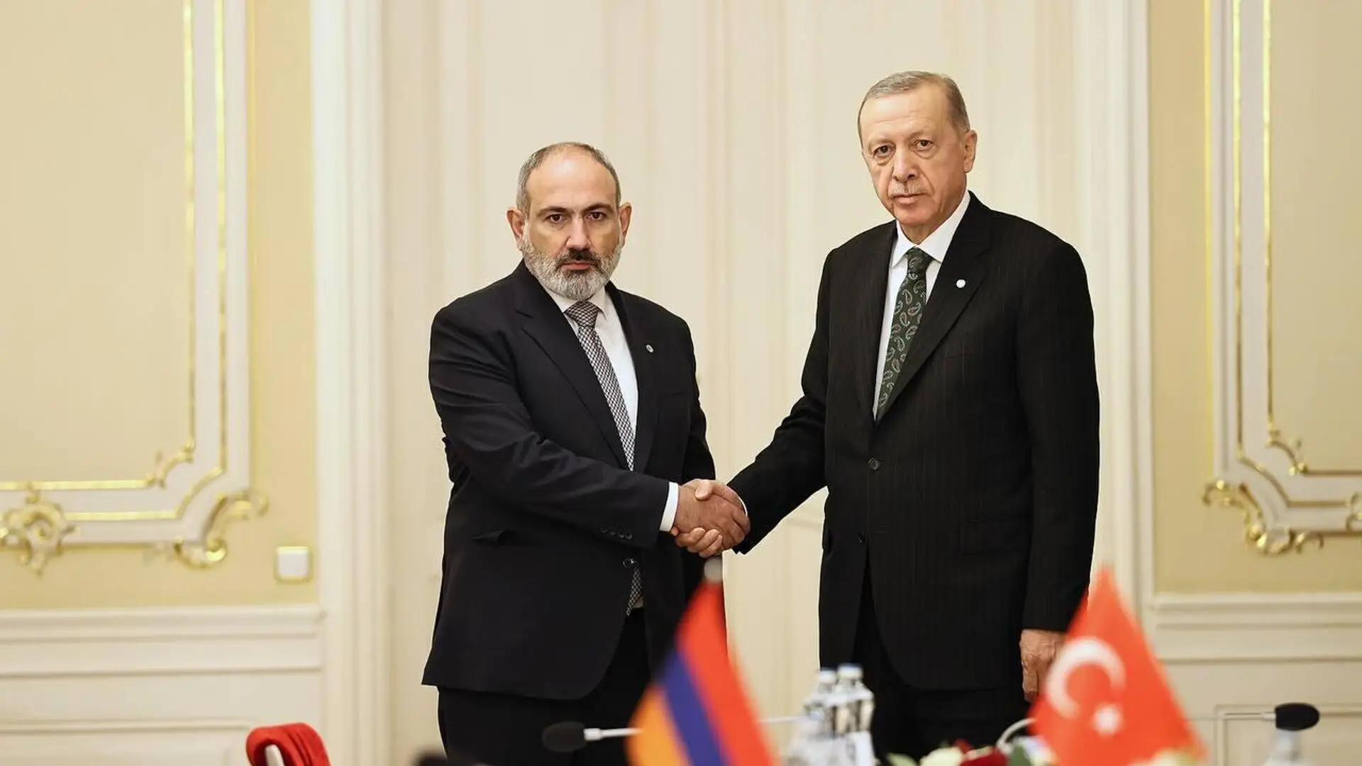 Paşinyan və Ərdoğan konstruktiv dialoqun davam etdirilməsi barədə razılığa gəliblər