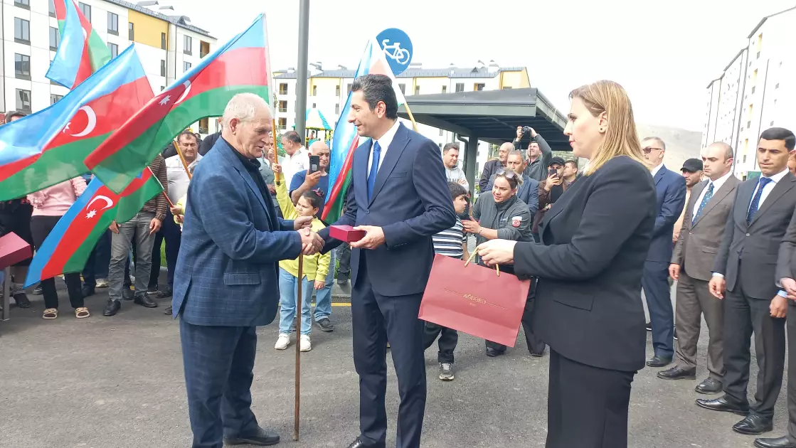 Suqovuşana köçən 53 ailəyə evlərin açarları təqdim olunub - YENİLƏNİB