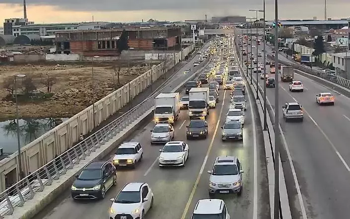 Bakıda hazırda bəzi yollarda sıxlıq müşahidə olunur