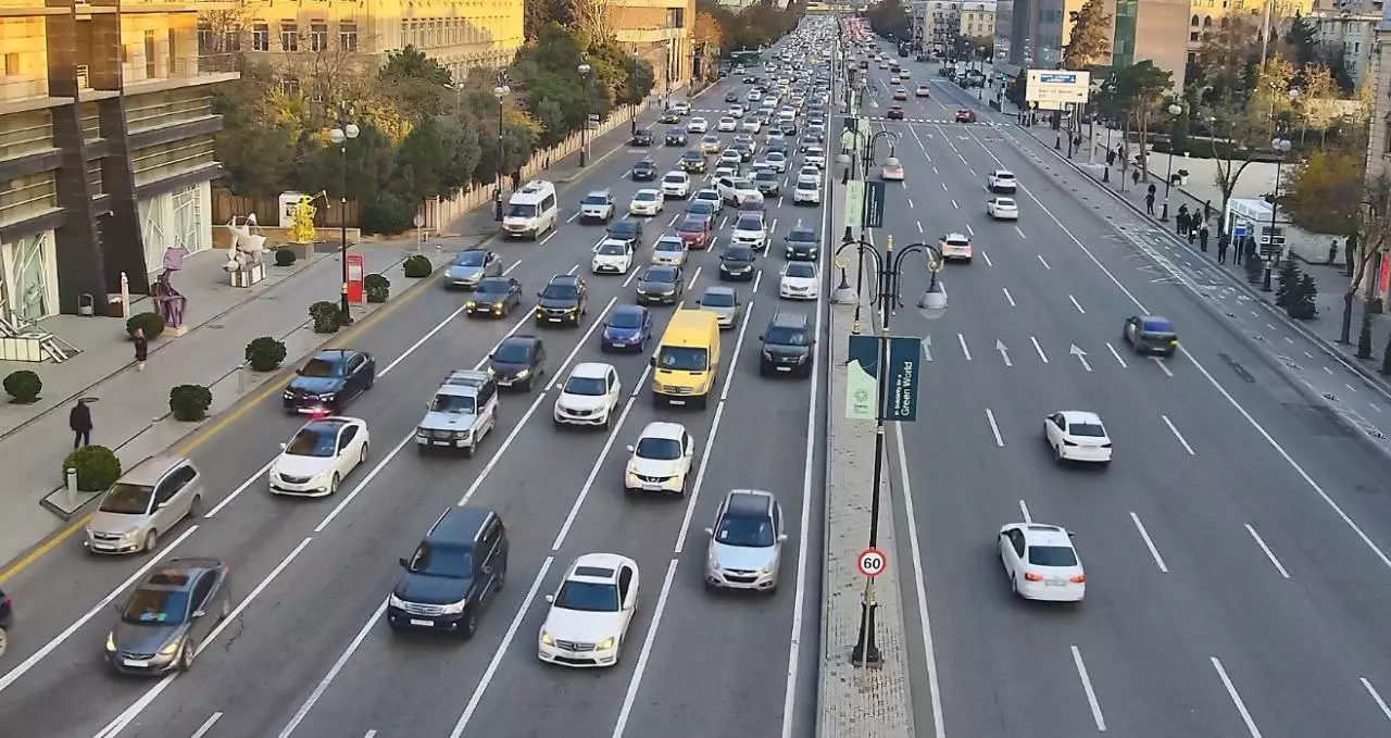 Bakıda hazırda tıxac olan yollar açıqlanıb