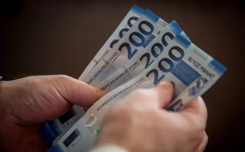 Azərbaycanda orta aylıq əmək haqqı 10 %-dən çox artıb