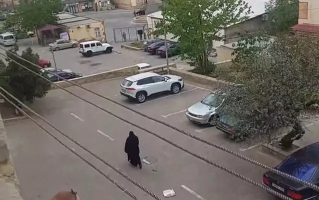 Həmin videodakı qadın və görüntüləri yayan polisə çağırıldı
