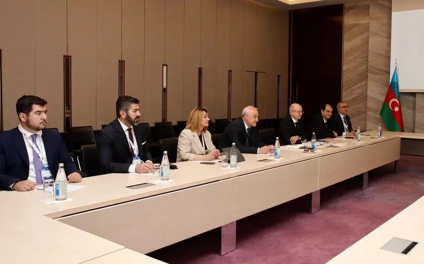 Azərbaycan “ACWA Power” ilə “yaşıl enerji” əsasında data mərkəzinin qurulmasını müzakirə edib