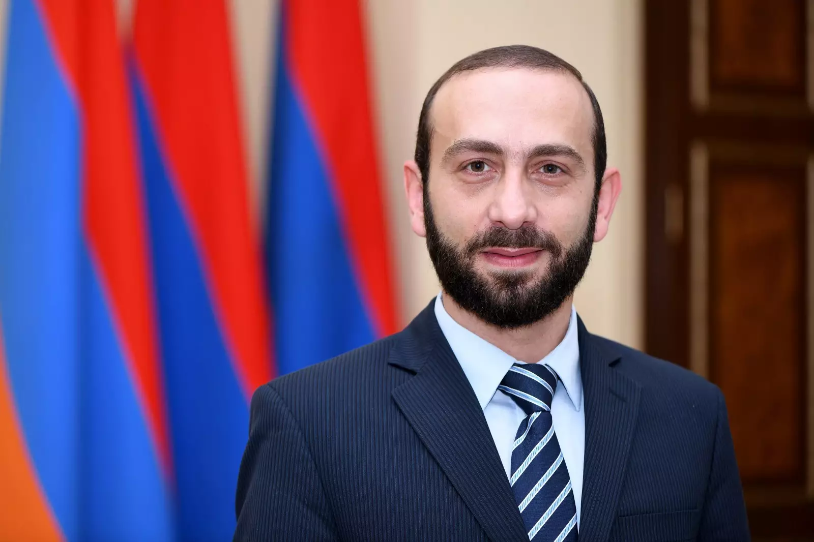 Mirzoyan Yunanıstan XİN-i ilə Laçın yolu ətrafındakı vəziyyəti müzakirə edib