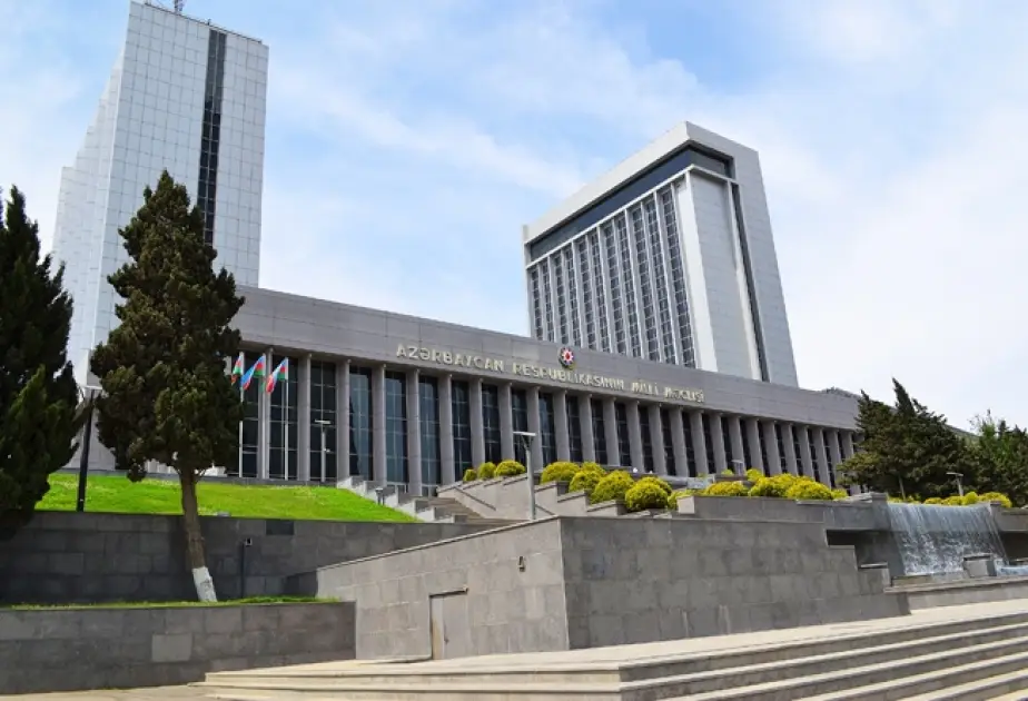 Deputatlar bu gün 13 məsələ barədə qərar verəcək