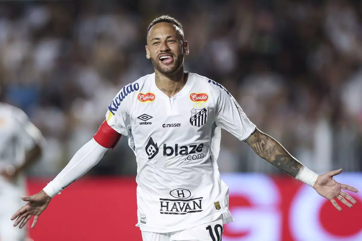 Neymar: "Real Madrid"də "Barselona"dan 3 dəfə çox pul qazanardım"