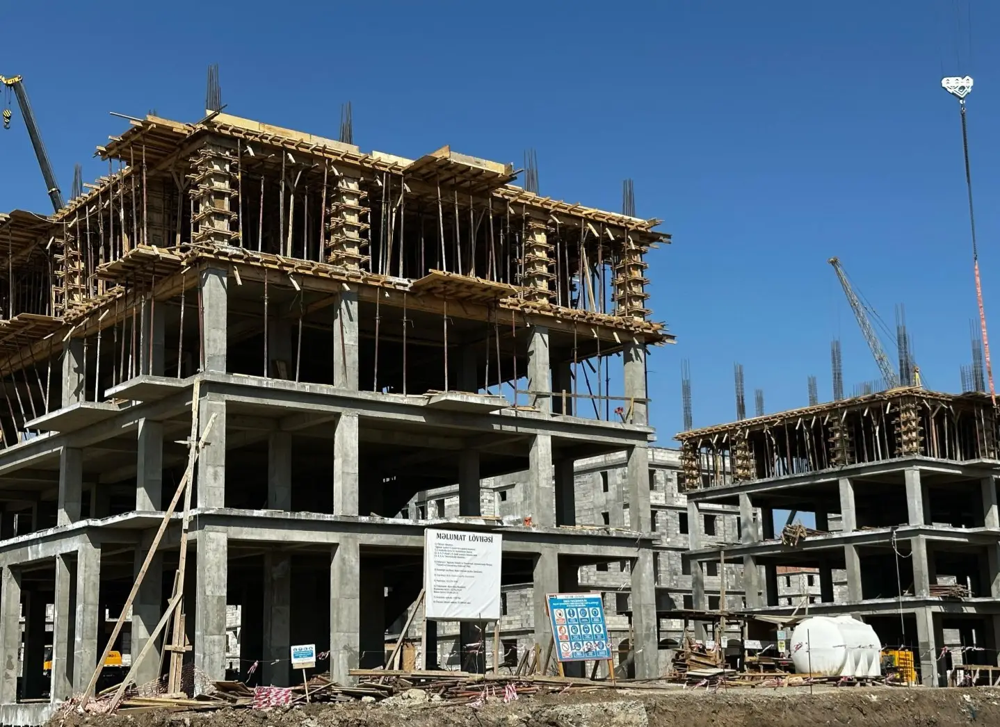 Azərbaycanda 10 ayda 1,2 milyard manatlıq tikinti materialları istehsal edilib