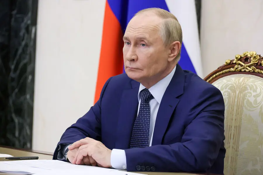 Putin: "Mən imperator deyiləm"
