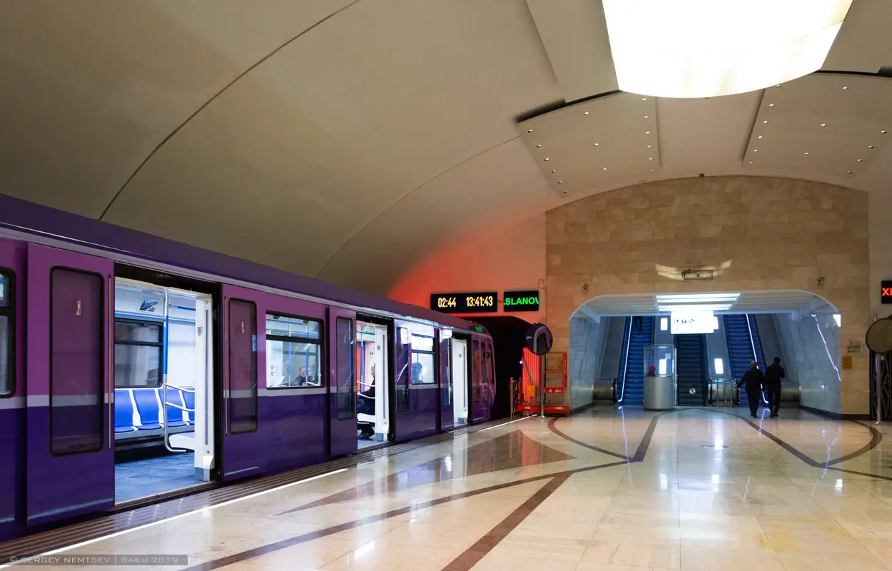 Bakı metrosunun 5 stansiyasının qapıları yenilənəcək