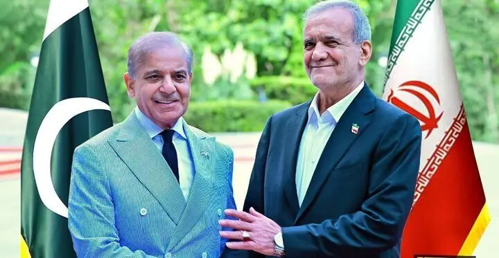 İran Pakistanla ticarət dövriyyəsini üç dəfə artırmağı planlaşdırır