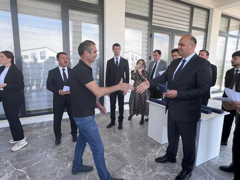 Ağdamın Kəngərli kəndinə köçən daha 49 ailəyə evlərinin açarları təqdim olunub - YENİLƏNİB