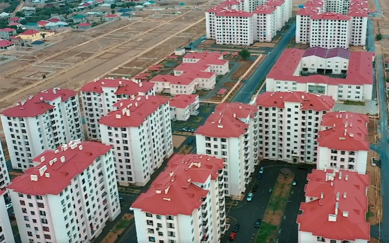 ƏƏSMN Bakıda kvadratmetri 800 manata tam təmirli mənzillər satışa çıxarıb - VİDEO