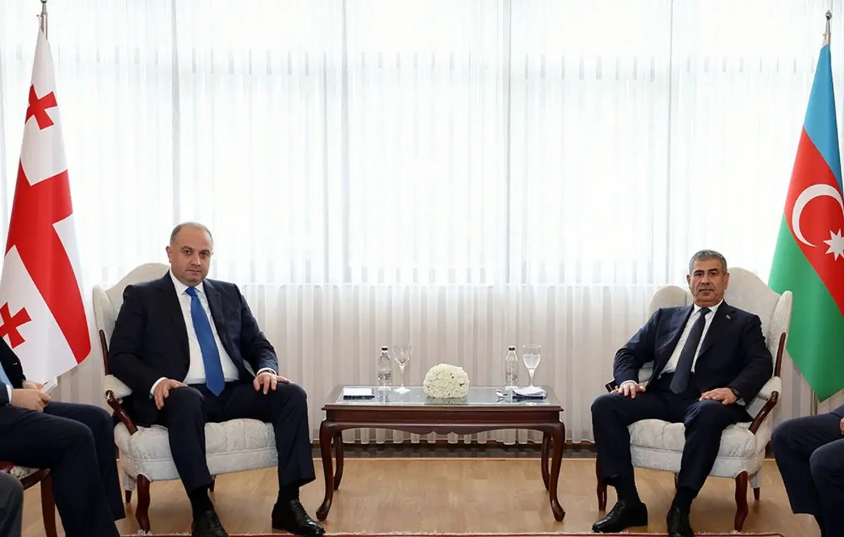 Azərbaycan və Gürcüstan müdafiə nazirləri regional hərbi-siyasəti müzakirə ediblər - FOTO