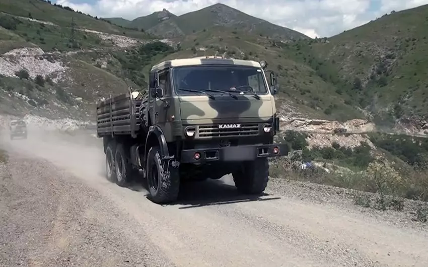 Hərbi hissələrin hərtərəfli təminatına xüsusi diqqət yetirilir