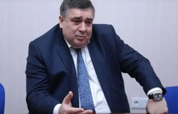 Yekaterinburqdakı Azərbaycan diasporunun rəhbərinin oğlu atasının saxlanılmasından danışıb