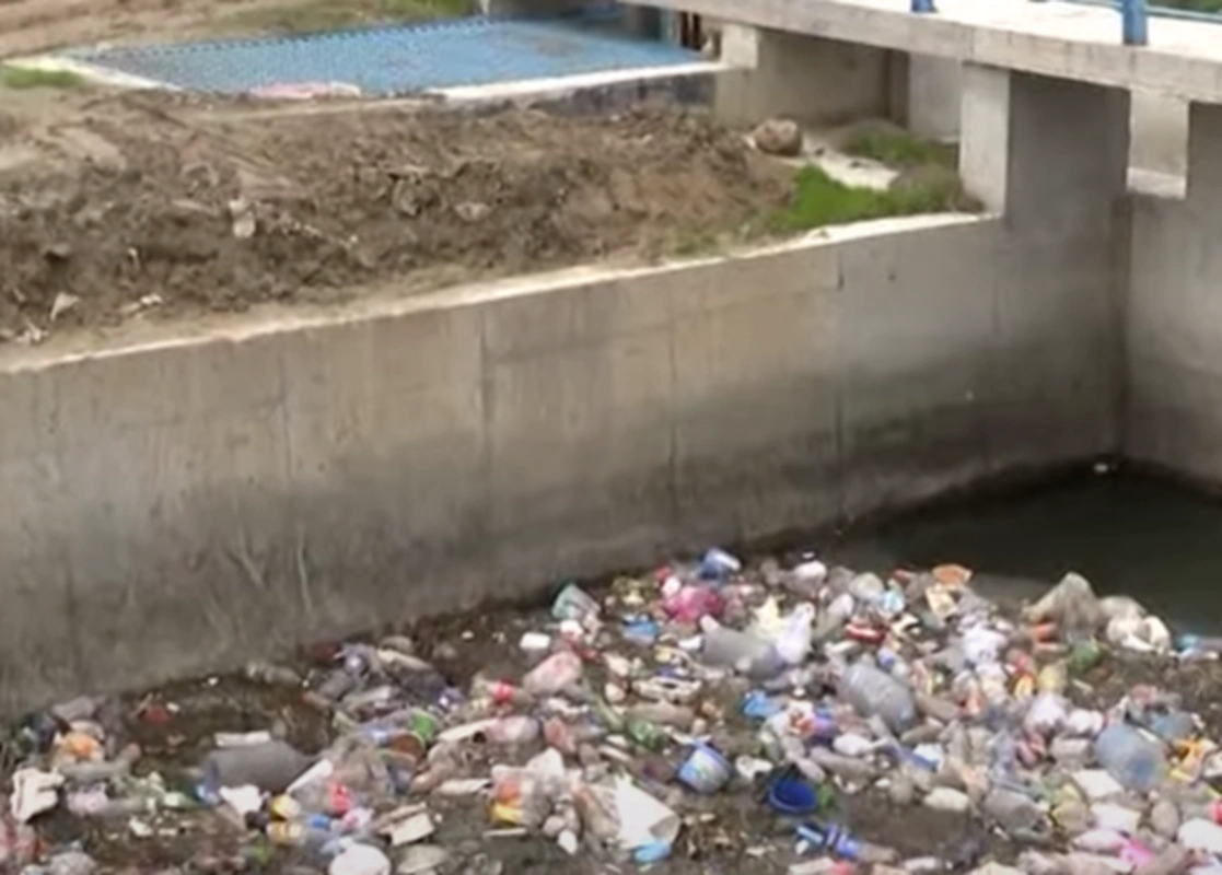 Məişət tullantılarını kənara atanlar 7 min manatadək cərimələnəcək