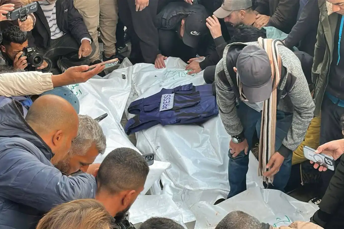 Qəzzada ölən jurnalistlərin sayı 201-ə çatıb