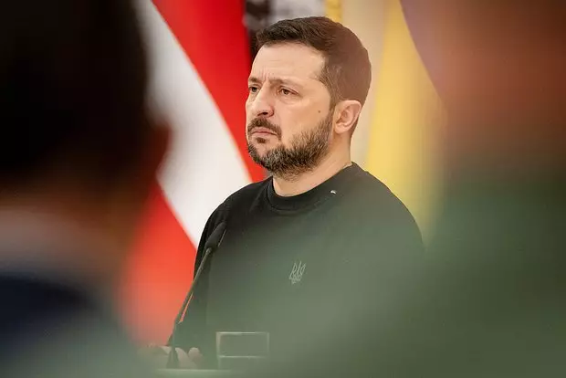 Zelenskidən etiraf: Krımı hərbi yolla geri qaytara bilməyəcəyik