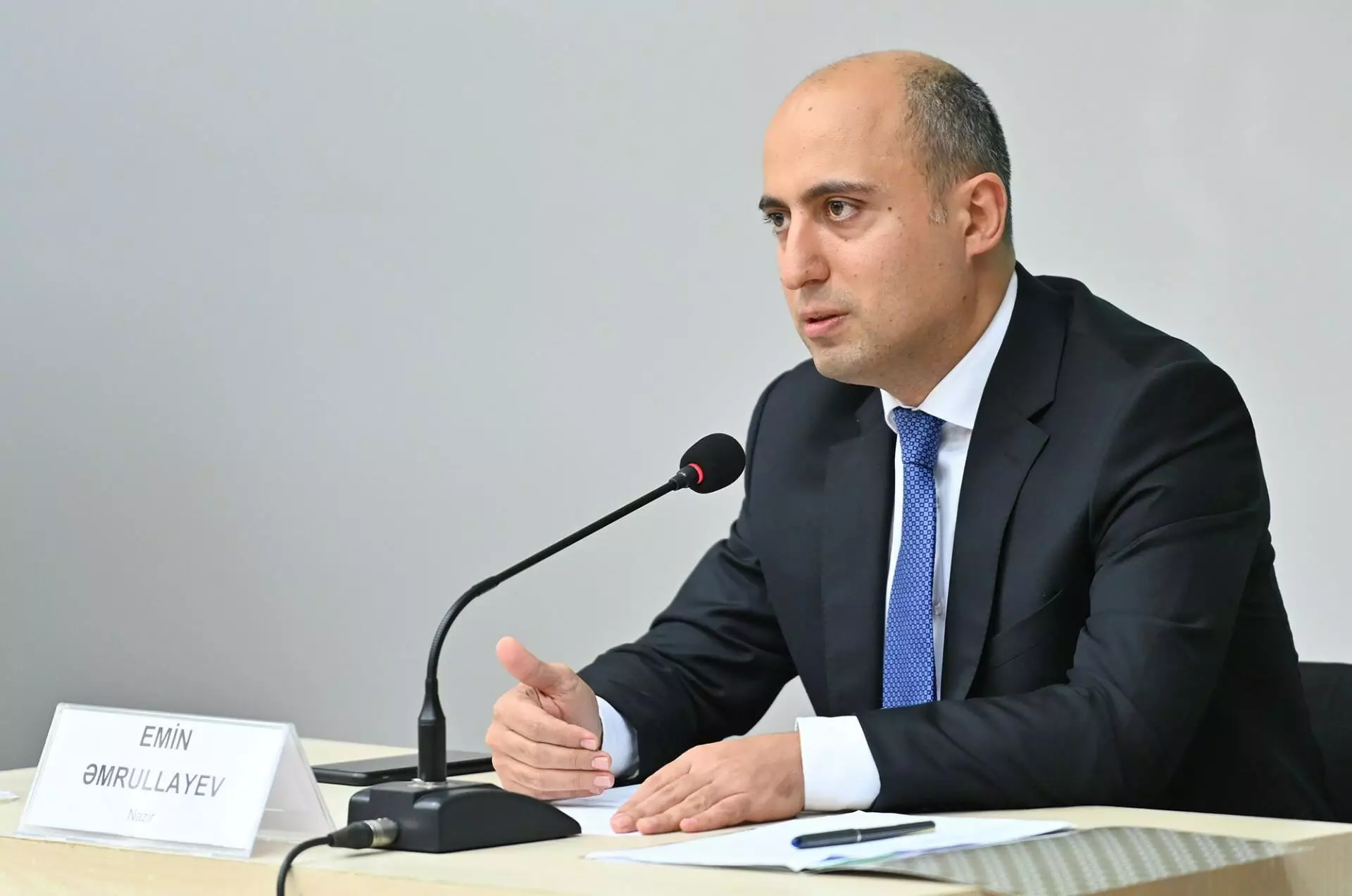Nazir məktəb direktoruna yüksək vəzifə verdi - FOTO