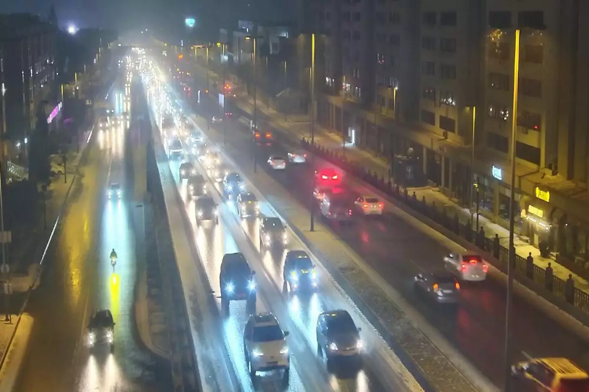 Bakıda sıxlıq olan yollar açıqlanıb - SİYAHI