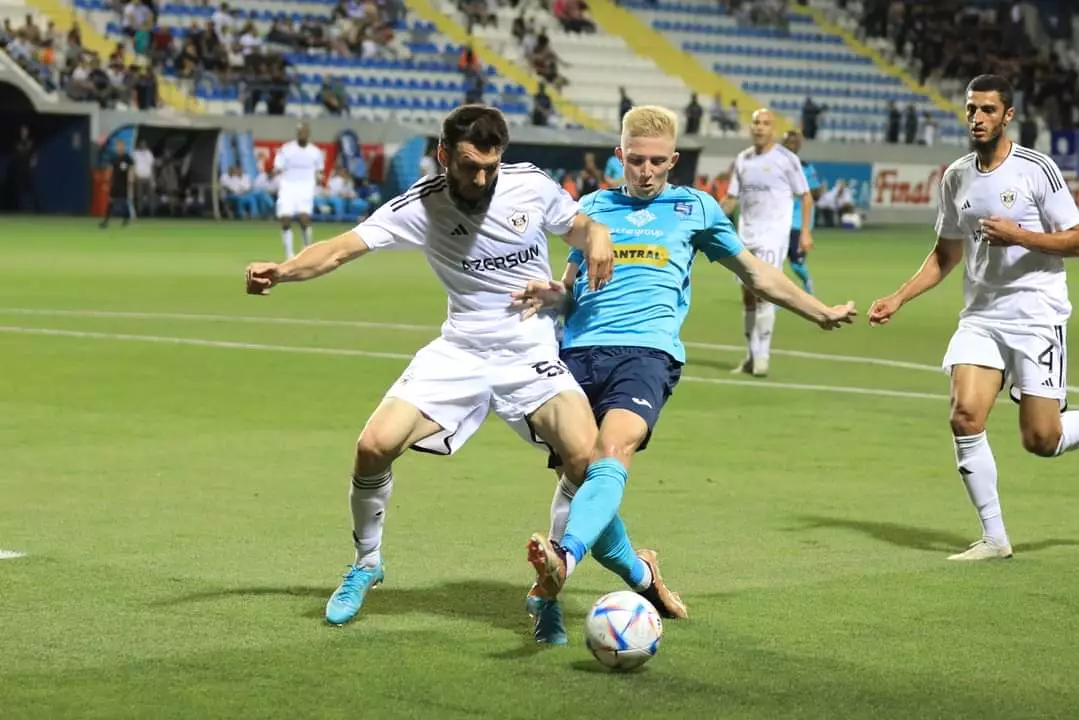 Azərbaycan PL: "Qarabağ" məğlubiyyətə başladı