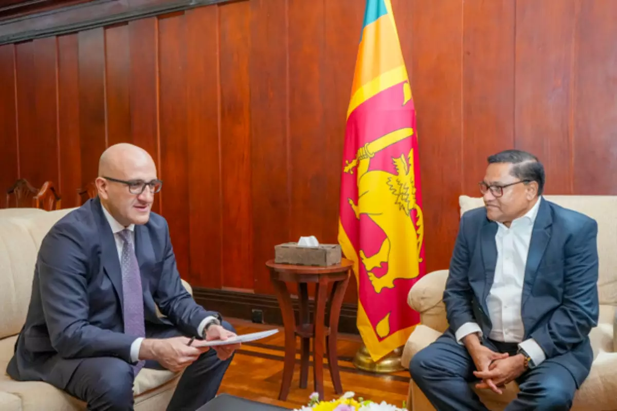 Azərbaycan səfiri etimadnaməsini Şri-Lanka Prezidentinə təqdim edib