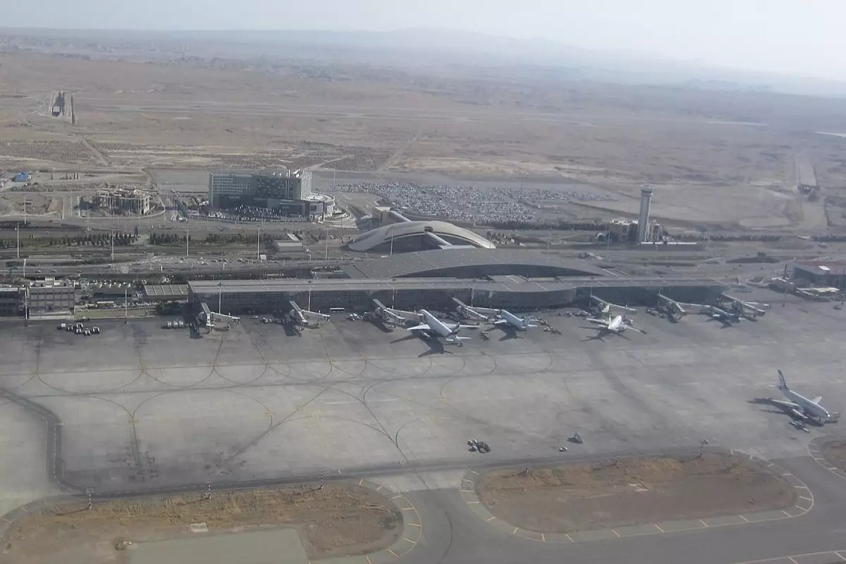 Tehran hava limanında qəza: 13 nəfər dağıntılar altında qaldı