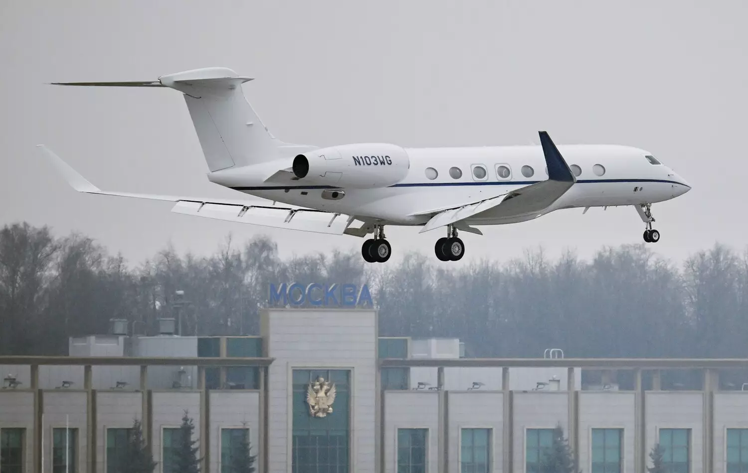"Vnukovo" 10 saatdan sonra normal fəaliyyətini bərpa edib