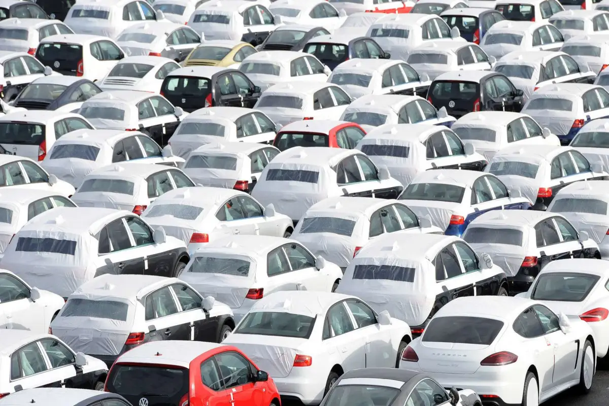 Azərbaycan avtomobil idxalına çəkdiyi xərci 21 %-ə yaxın artırıb