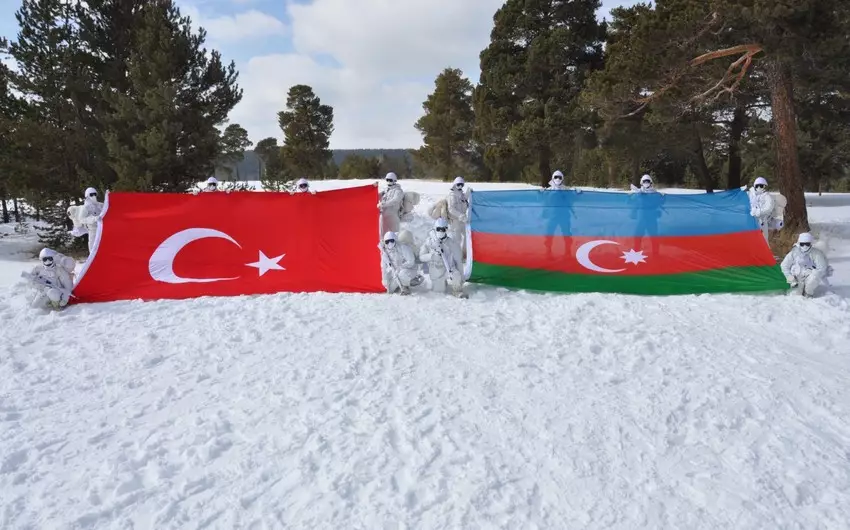 Azərbaycan və Türkiyə hərbçiləri birgə təlimdə - FOTO