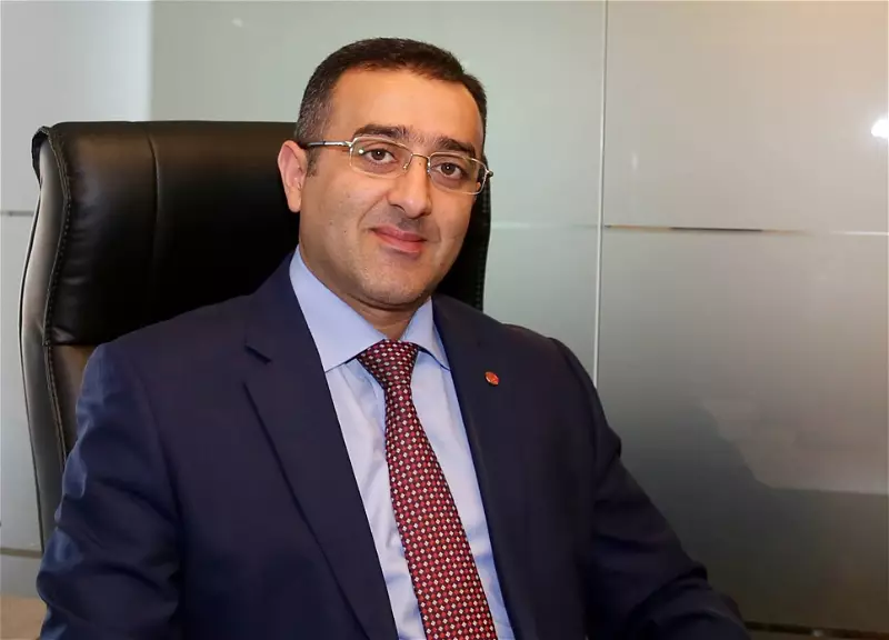Jurnalist İlham Məmmədzadə “Yeni klinika”dan getdi 