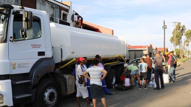 Cənubi Afrikanın ən böyük şəhəri Yohannesburq su çatışmazlığından əziyyət çəkir