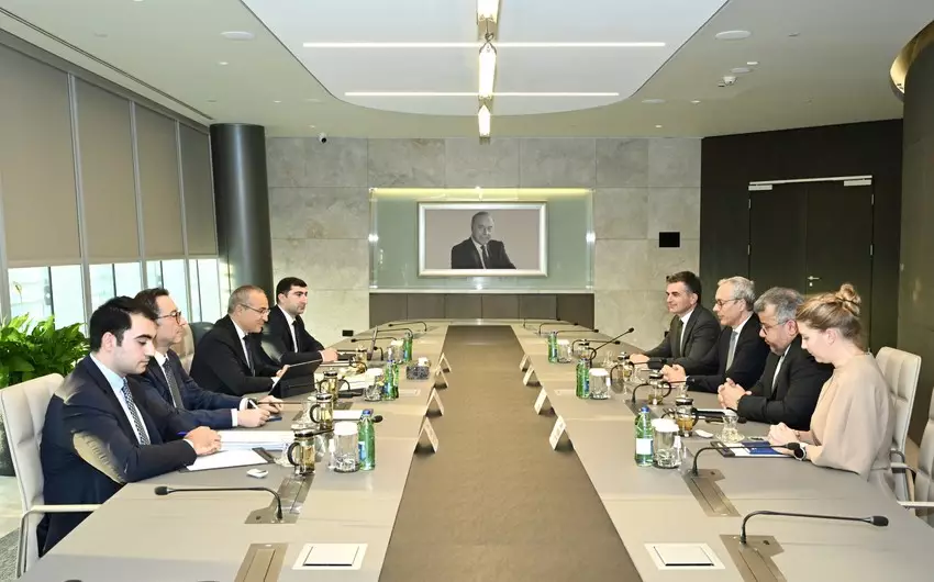 Ceyhun Bayramov norveçli nazirlə görüşüb
