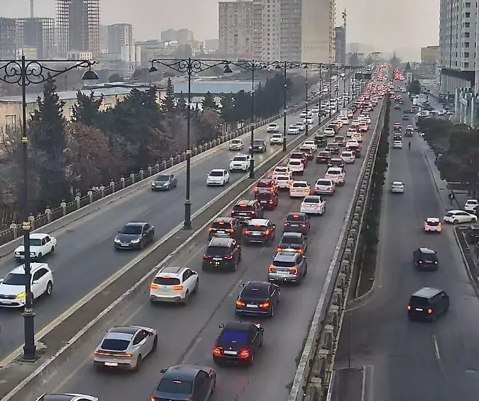 Bakıda hazırda bəzi yollarda sıxlıq müşahidə olunur