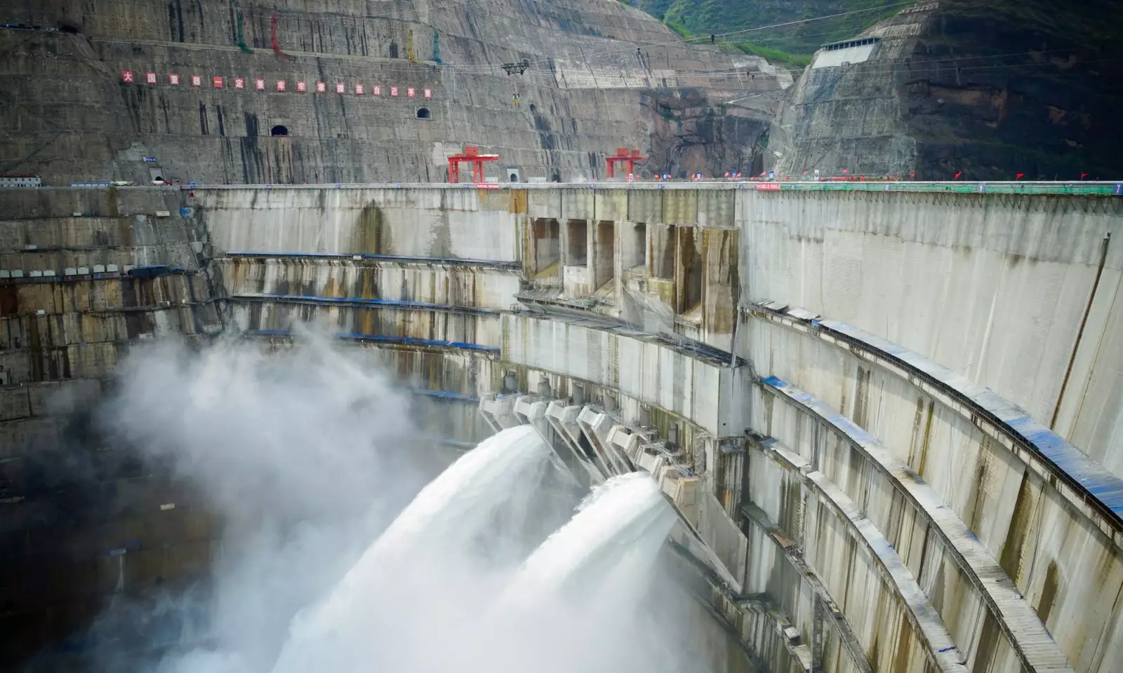 Çin Qırğızıstanda dörd su elektrik stansiyasından ibarət kaskad inşa edəcək