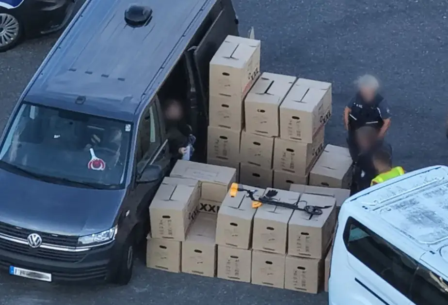 Polis və gömrükçülər limanda 400 kiloqramdan çox kokain tapdılar