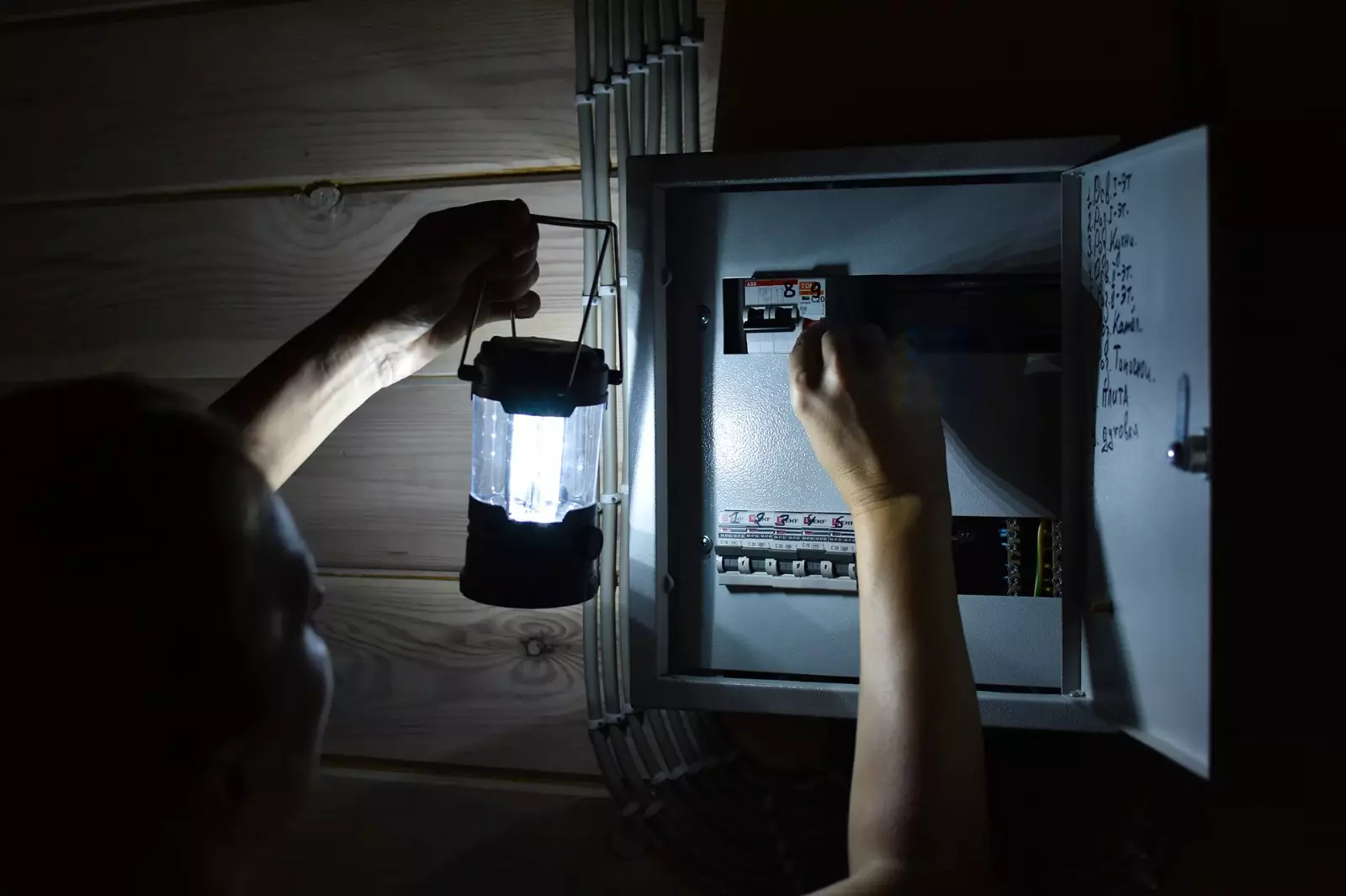 İspaniya elektrikin enerjisinin kəsilməsi səbəbindən 1 milyard avro itirə bilər