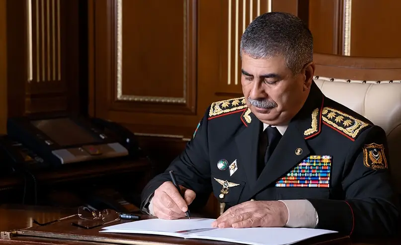 Müdafiə naziri Sahir Şamşad Mirzaya başsağlığı verib
