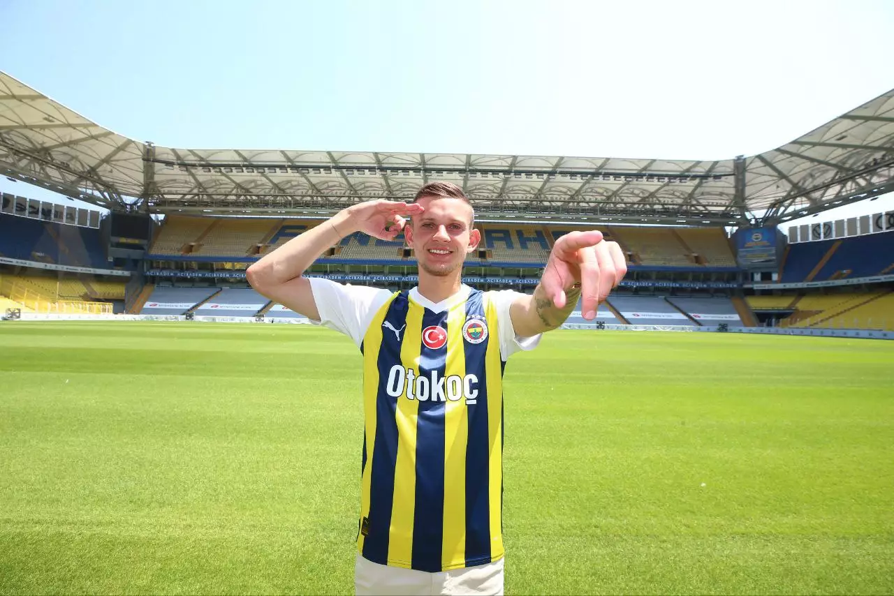 "Fənərbağça" Polşa millisinin üzvünü transfer etdi